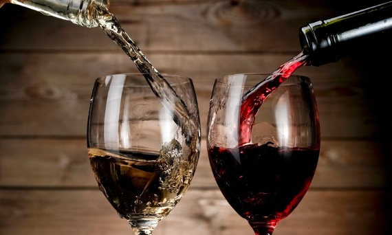 MIT CZY FAKT? NAJCZĘSTSZE NIEPOROZUMIENIA O WINIE, KTÓRE WARTO OBALIĆ