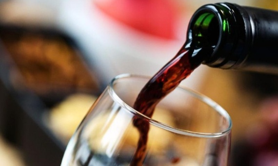WINO OWOCOWE W KUCHNI - PRZEPISY Z DODATKIEM WINA