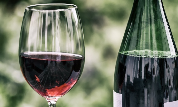 CZYM RÓŻNIĄ SIĘ WINA WYTRAWNE, PÓŁWYTRAWNE I SŁODKIE?